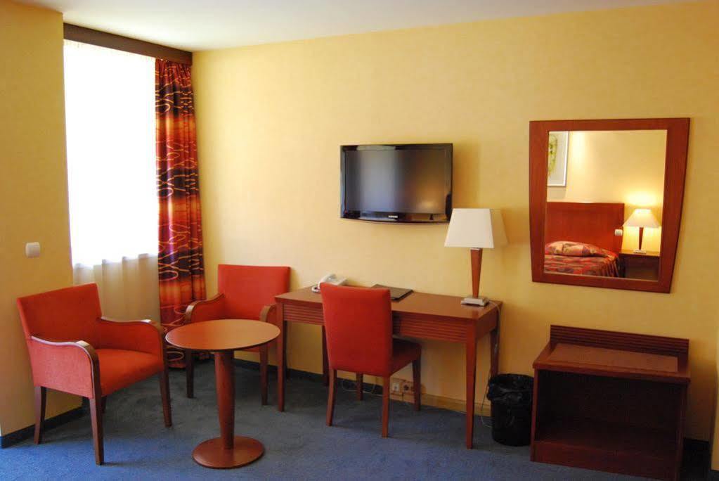 Hotel Azur Siofok Exterior photo